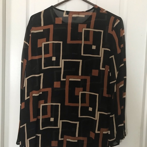 Woman’s Blouse - Picture 2 of 3